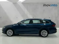 Usado Skoda Octavia Selection 150 CV (110 kW) 2023 Azul Familiar