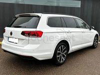 Usado VW Passat Executive 150 CV (110 kW) 2022 Blanco Familiar