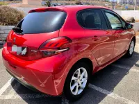 Usado Peugeot 208 Access 82 CV (60 kW) 2017 Granate Utilitario