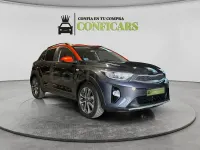 Usado Kia Stonic 120 CV (88 kW) 2018 Gris / plata SUV