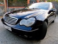 Usado Mercedes C220 Elegance 143 HP (105 kW) 2001 Azul Sedan