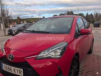 Usado Toyota Yaris Active 69 CV (50 kW) 2019 Rojo Berlina