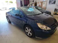 Usado Peugeot 307 CC 143 CV (105 kW) 2005 Azul Descapotable
