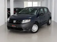 Usado Dacia Sandero Base 75 CV (55 kW) 2013 Azul Berlina