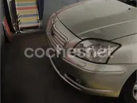 Usado Toyota Avensis Executive 150 CV (110 kW) 2005 Gris / plata Berlina