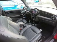 Usado Mini Cooper SE 135 kW (184 CV) 2024 Rojo Utilitario