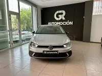 Usado VW Polo 95 CV (69 kW) 2021 Gris / plata Utilitario