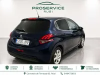 Usado Peugeot 208 Active 75 CV (55 kW) 2016 Azul Utilitario