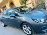 Usado Opel Astra Dynamic 110 CV (80 kW) 2017 Gris / plata Berlina