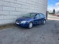 Usado Ford Focus Ghia 115 CV (84 kW) 2006 Azul Berlina