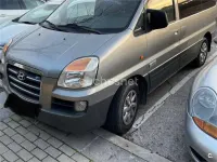 Usado Hyundai H-1 140 CV (102 kW) 2005 Gris / plata Monovolumen
