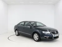 Usado VW Passat 140 CV (102 kW) 2005 Negro Berlina