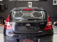 Usado Hyundai i30 Comfort 89 CV (65 kW) 2009 Negro