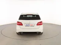 Usado Mercedes B200 AMG line 136 CV (100 kW) 2018 Blanco Monovolumen