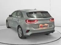 Usado Kia Ceed 101 CV (74 kW) 2023 Gris Utilitario