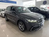 Usado VW Tiguan R-line 200 CV (147 kW) 2021 Gris / plata SUV