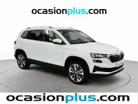 Usado Skoda Karoq Ambition 110 CV (80 kW) 2024 Blanco SUV