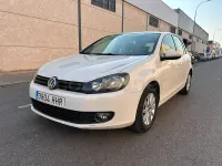 Usado VW Golf VII 105 CV (77 kW) 2012 Blanco Berlina