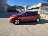 Usado Renault Mégane Dynamique 105 CV (77 kW) 2011 Granate Berlina