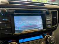 Usado Toyota RAV4 Advance 124 CV (91 kW) 2015 Gris / plata SUV