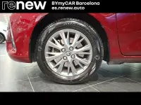 Usado Toyota Yaris Hybrid Advance 75 CV (55 kW) 2017 Rojo Berlina