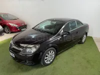 Usado Opel Astra Cabriolet Enjoy 115 CV (84 kW) 2008 Negro Descapotable