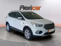 Usado Ford Kuga Trend 120 CV (88 kW) 2018 Blanco SUV