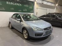 Usado Ford Focus Ghia 136 CV (100 kW) 2005 Gris / plata Berlina
