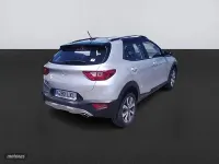 Usado Kia Stonic 100 CV (73 kW) 2022 Gris SUV