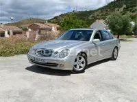 Usado Mercedes E220 Avantgarde 143 CV (105 kW) 2004 Gris / plata Familiar
