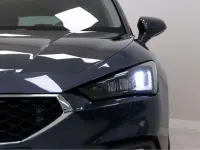 Usado Seat Leon Style 110 CV (80 kW) 2023 Gris Utilitario