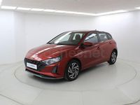 Usado Hyundai i20 84 CV (61 kW) 2023 Dragon red (perlado) Berlina