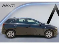 Usado Kia Ceed 136 CV (100 kW) 2025 Negro Utilitario