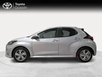 Usado Toyota Yaris Hybrid Active 116 CV (85 kW) 2025 Gris / plata Berlina
