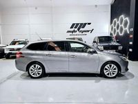 Usado Peugeot 308 SW Active 130 CV (95 kW) 2020 Gris / plata Familiar