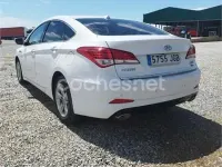 Usado Hyundai i40 136 CV (100 kW) 2015 Blanco Berlina