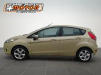 Usado Ford Fiesta Trend 68 CV (50 kW) 2009 Beige Berlina