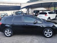 Usado Opel Astra Sportive 125 CV (91 kW) 2012 Negro Familiar
