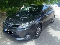 Usado Toyota Avensis Comfort 124 CV (91 kW) 2014 Marrón Familiar