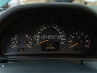 Usado Mercedes E240 Elegance 170 CV (125 kW) 2001 Verde Berlina