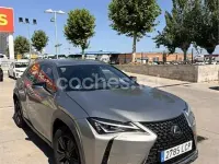 Usado Lexus UX Business Edition 184 CV (135 kW) 2019 Gris / plata SUV