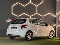 Usado Peugeot 208 Active 82 CV (60 kW) 2015 Blanco Utilitario