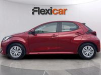 Usado Toyota Yaris Hybrid Active 116 CV (85 kW) 2023 Rojo Utilitario