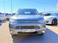 Usado Mitsubishi Outlander P-HEV Motion 203 CV (149 kW) 2014 Gris / plata SUV