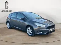 Usado Ford Focus Trend 120 CV (88 kW) 2015 Gris / plata Berlina