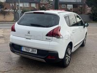 Usado Peugeot 3008 Style 120 CV (88 kW) 2014 Blanco Familiar