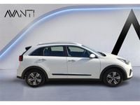 Usado Kia Niro 141 CV (103 kW) 2022 Blanco SUV