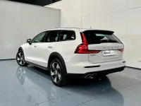 Usado Volvo V60 CC 197 CV (144 kW) 2021 Blanco Familiar