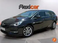Usado Opel Astra Ultimate 145 CV (106 kW) 2020 Negro Familiar