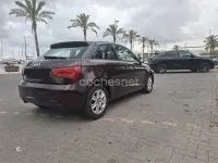 Usado Audi A1 Attraction 90 CV (66 kW) 2013 Granate Utilitario